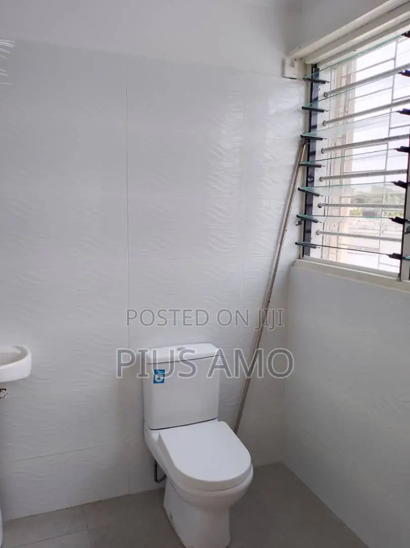 4bdrm House in Teshie Estate for rent