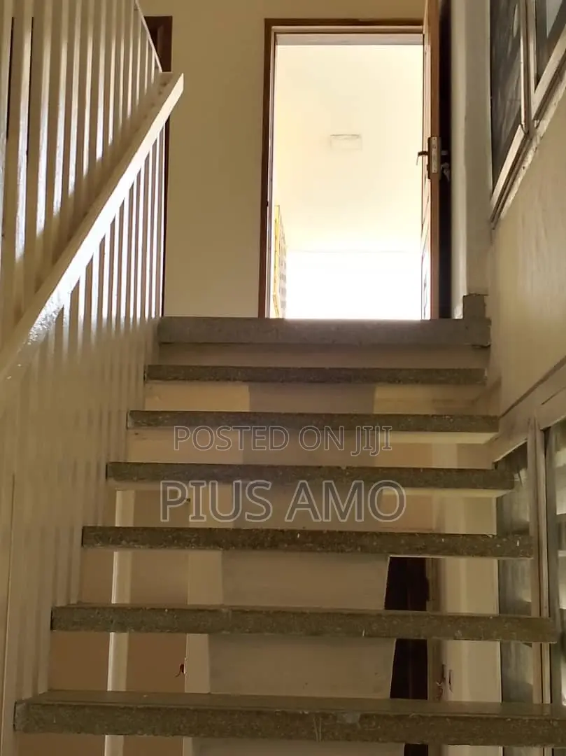 4bdrm House in Teshie Estate for rent