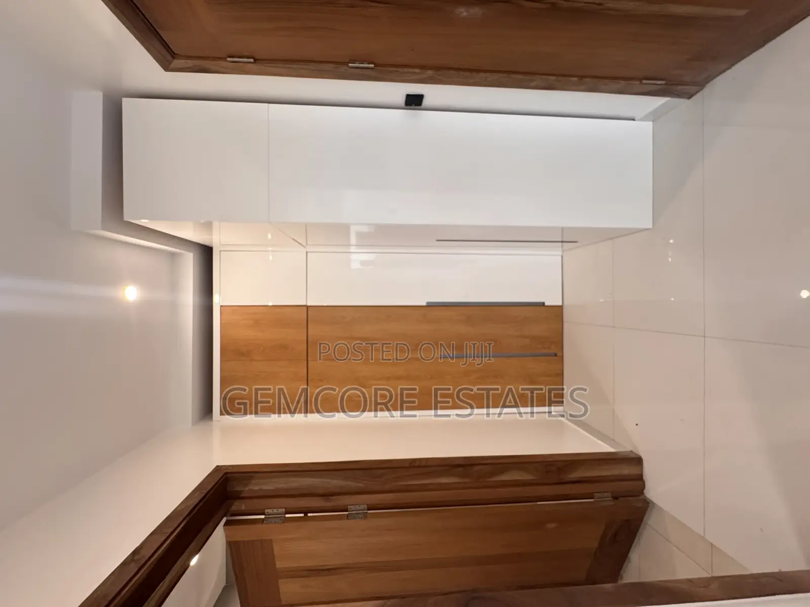5bdrm House in East Legon for sale