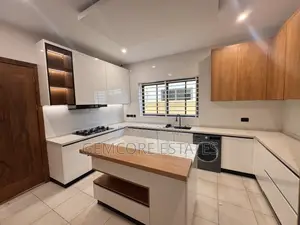 5bdrm House in East Legon for sale