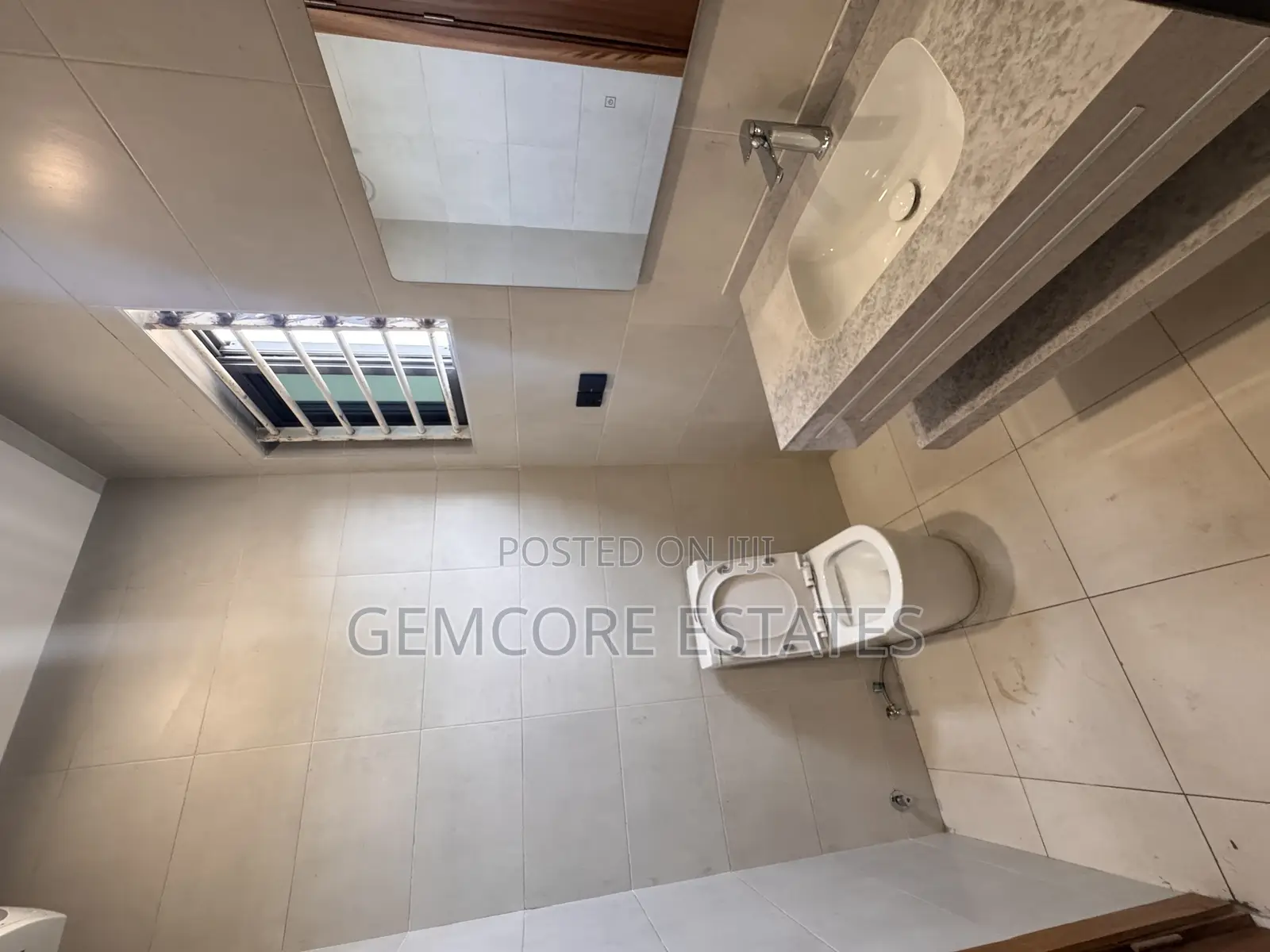 5bdrm House in East Legon for sale