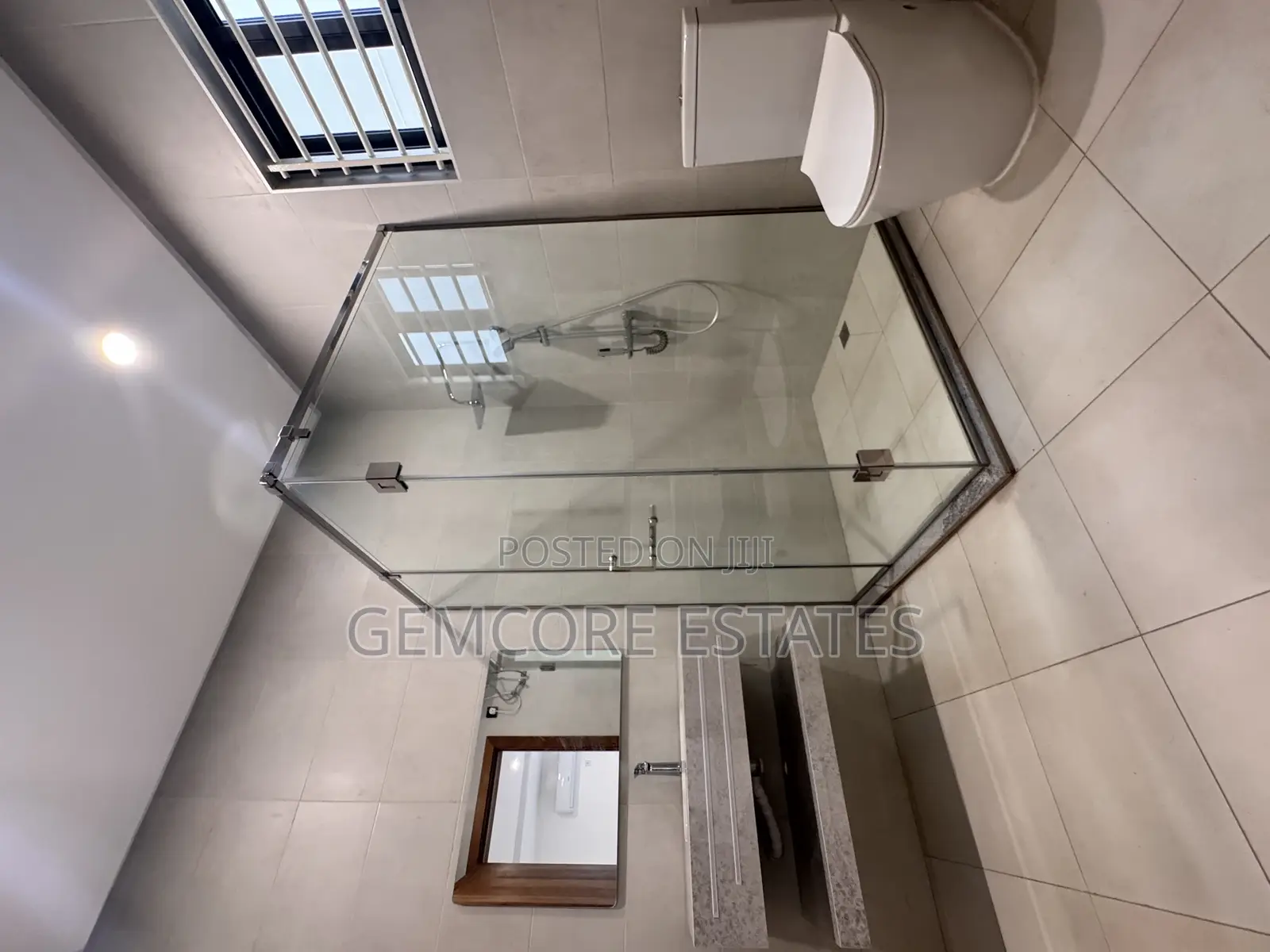 5bdrm House in East Legon for sale