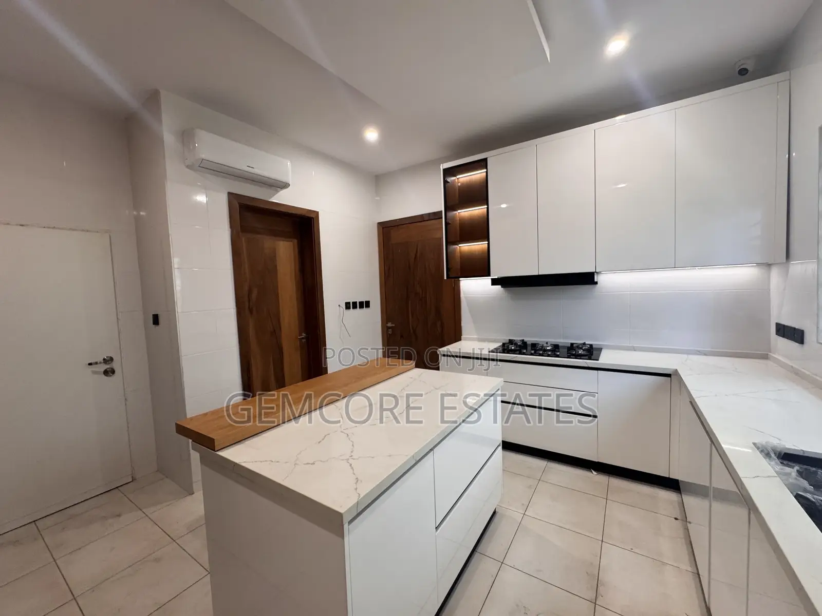 5bdrm House in East Legon for sale