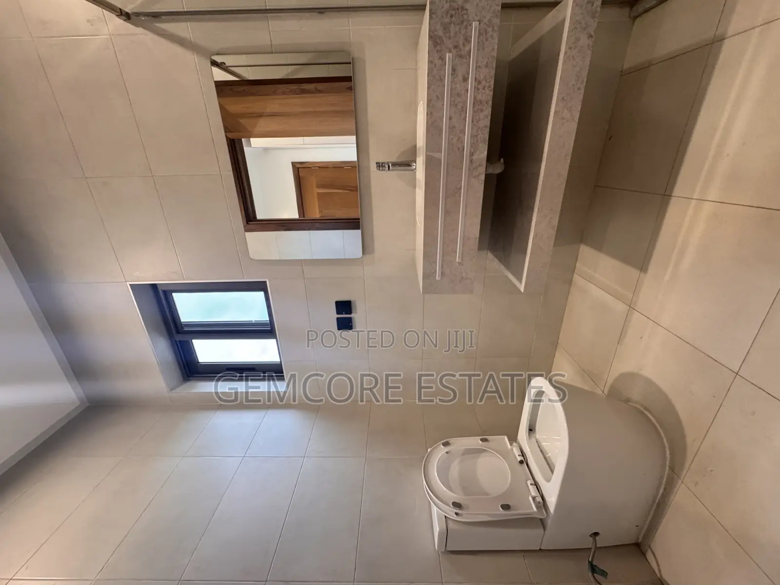 5bdrm House in East Legon for sale