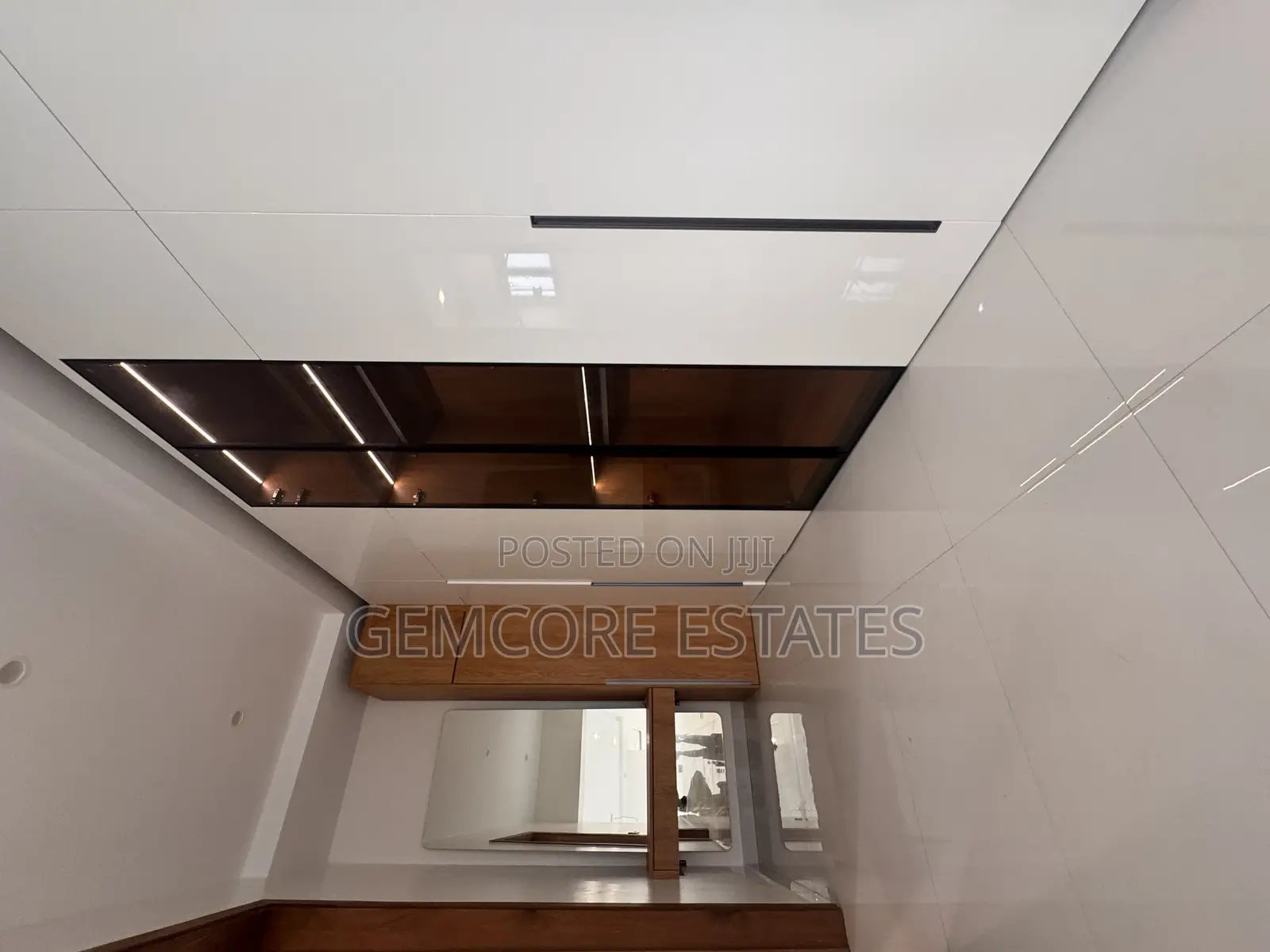 5bdrm House in East Legon for sale