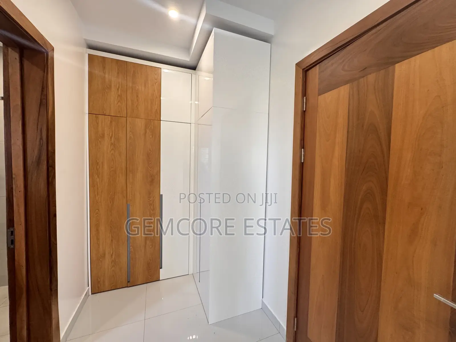 5bdrm House in East Legon for sale