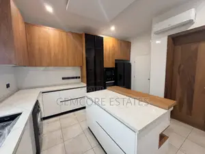 5bdrm House in East Legon for sale