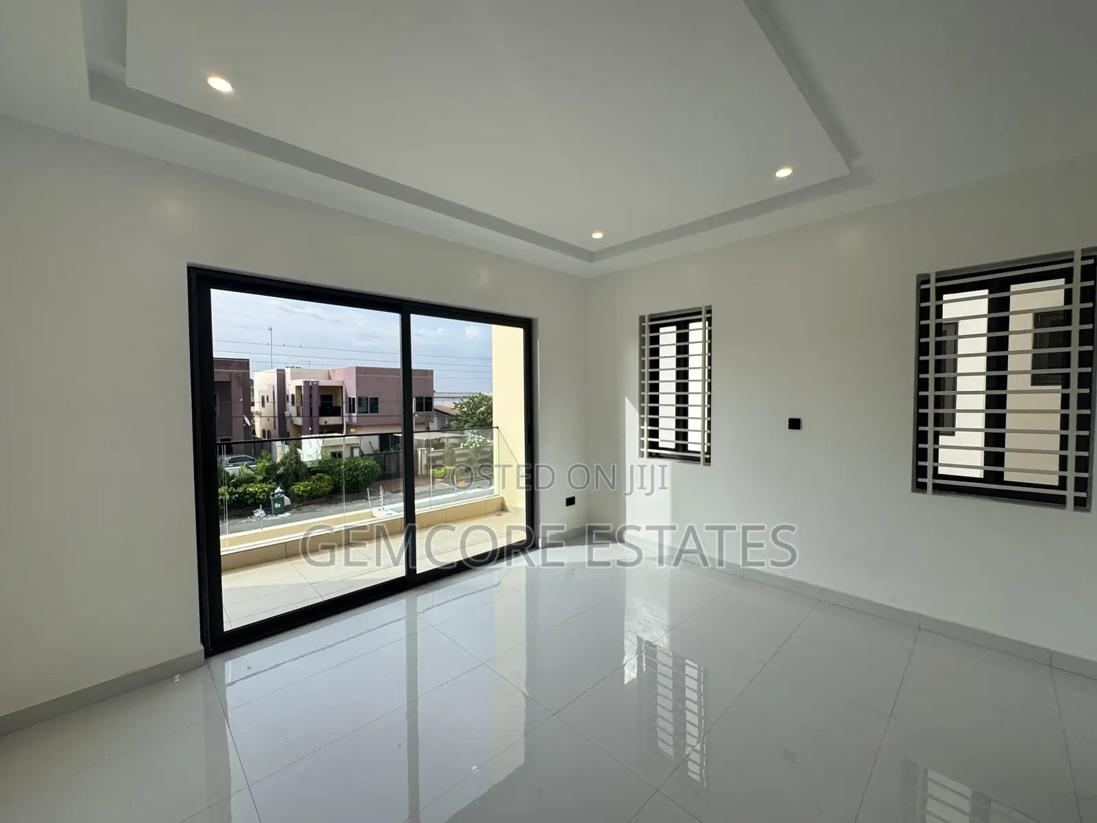 5bdrm House in East Legon for sale