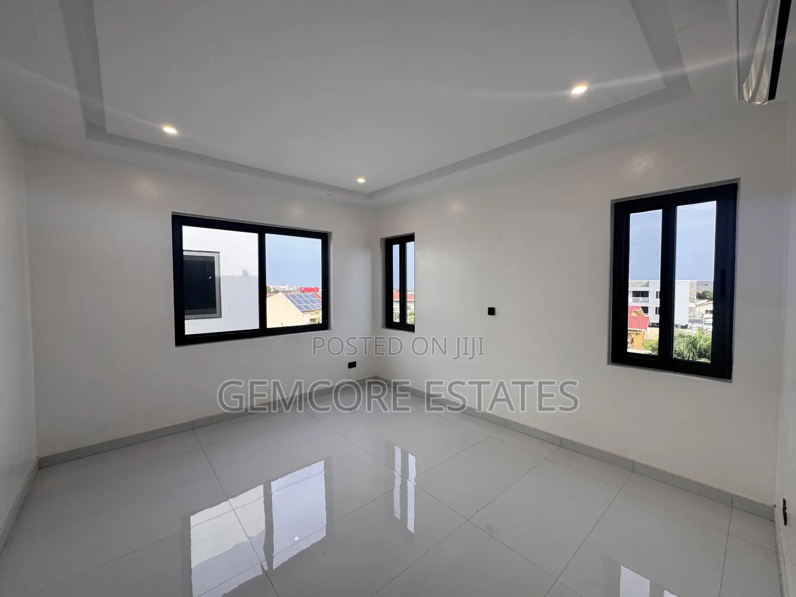 5bdrm House in East Legon for sale