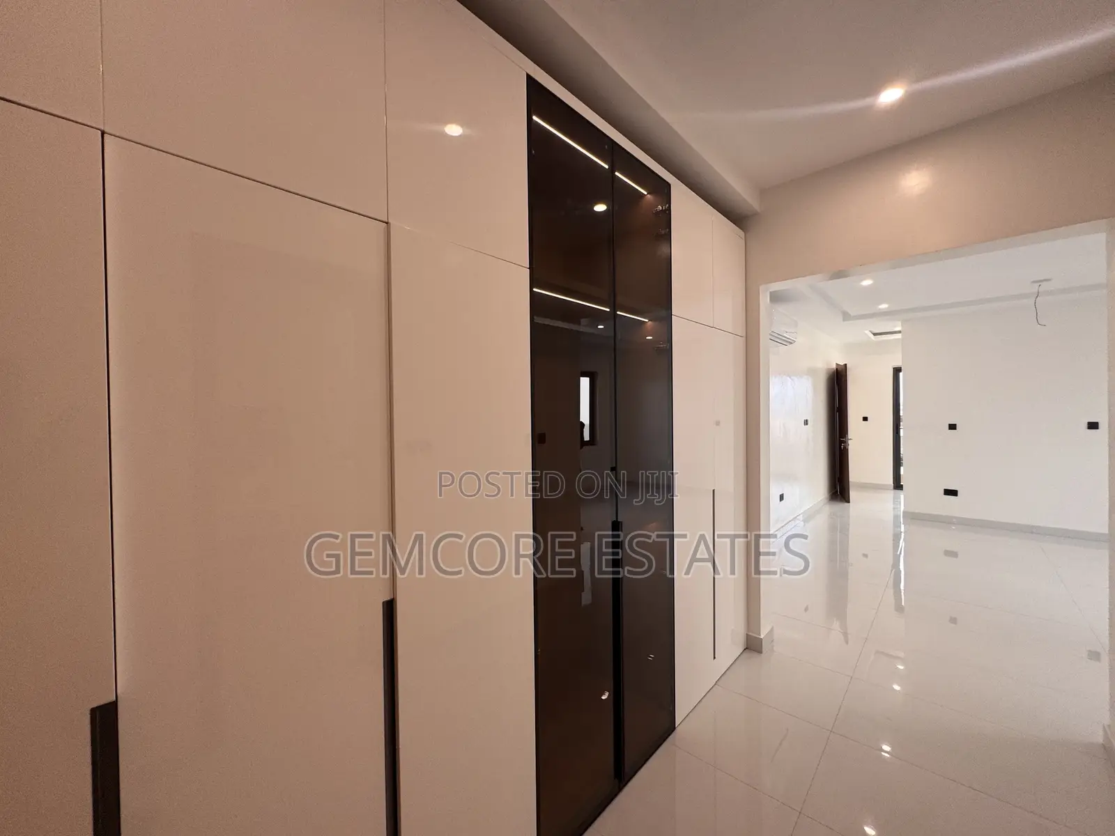 5bdrm House in East Legon for sale