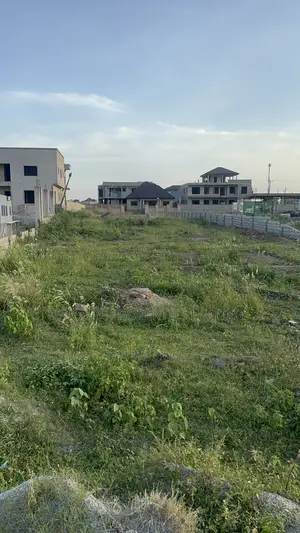 2 Plots of Titled Land in a Prime Roadside