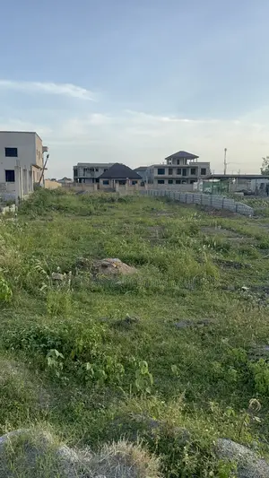 2 Plots of Titled Land in a Prime Roadside