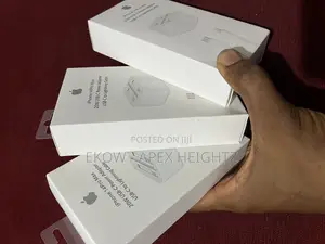 iPhone / iPad / Apple Watch Charger/ Fast Charging /Brandnew