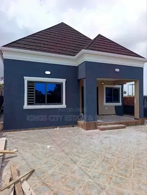 3bdrm House in Amanfrom-Estate, Pokuase for sale