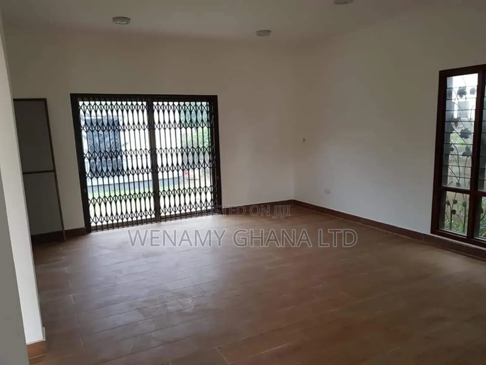 Furnished 4bdrm House in Community 25, Tema Metropolitan for sale
