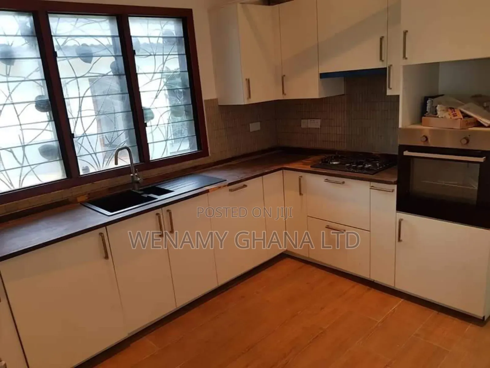 Furnished 4bdrm House in Community 25, Tema Metropolitan for sale