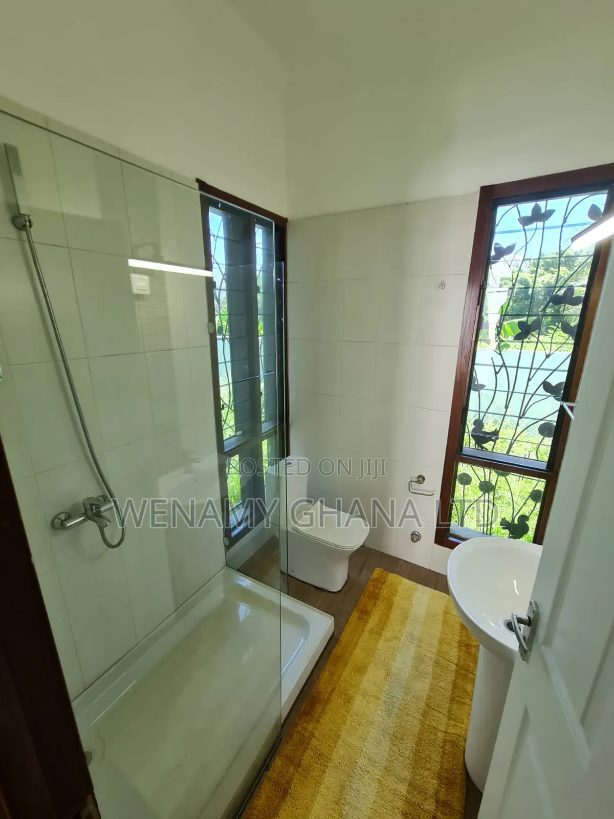 Furnished 4bdrm House in Community 25, Tema Metropolitan for sale