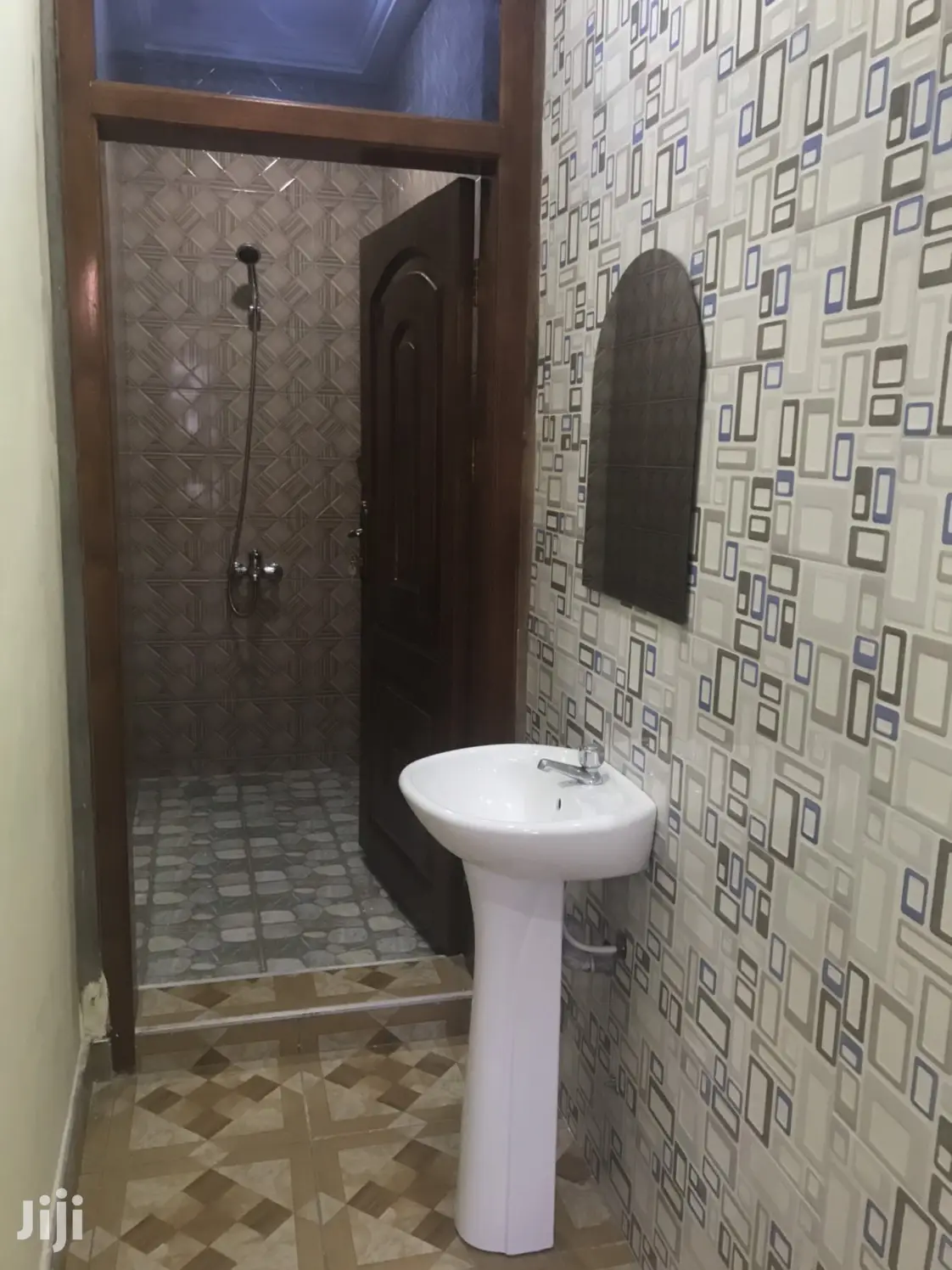 2bdrm Apartment in Tse Addo, Burma Camp for rent