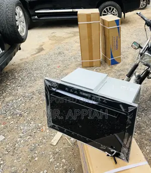 Classic Kenwood 60cm Tempered Glass Electric Microwave.