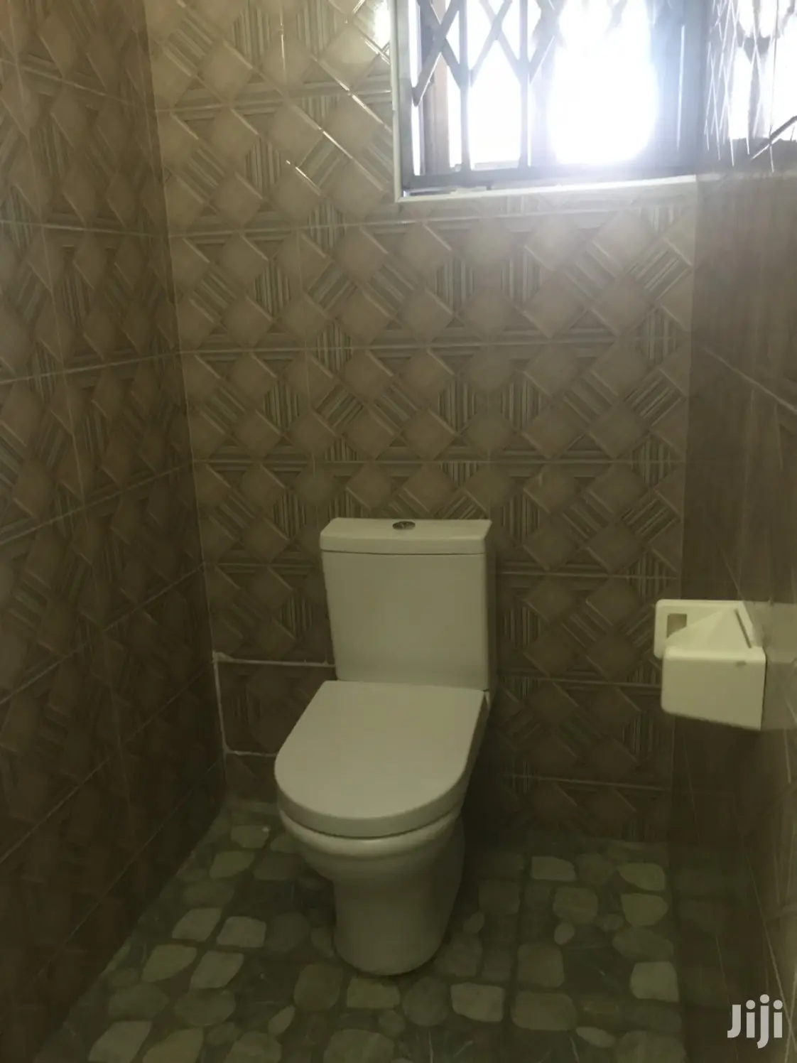 2bdrm Apartment in Tse Addo, Burma Camp for rent