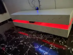 A Perfect Addition to Room~Tv Stand in White W/ Led Lighting