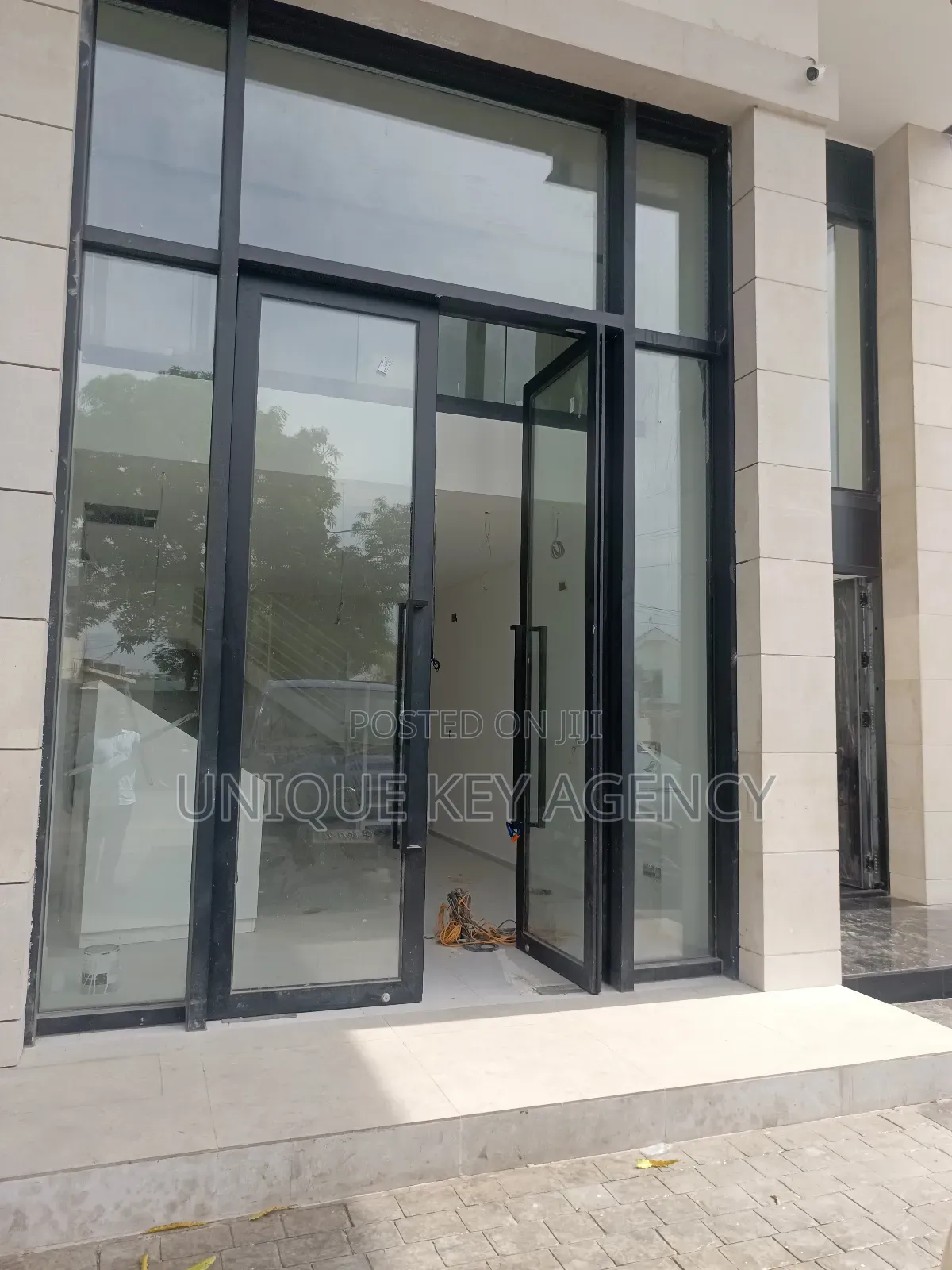 Shop to Let in Cantonment