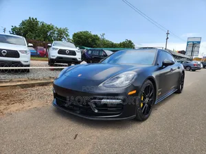 Porsche Panamera GTS 2022 Black