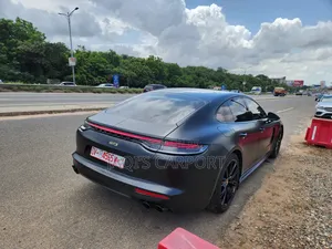 Porsche Panamera GTS 2022 Black