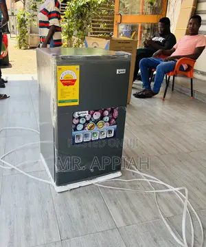 Rapid Cooling Single Door Pearl Table Top Fridge(93ltr).