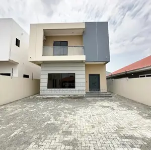 4bdrm House in Lake Side Estate for sale
