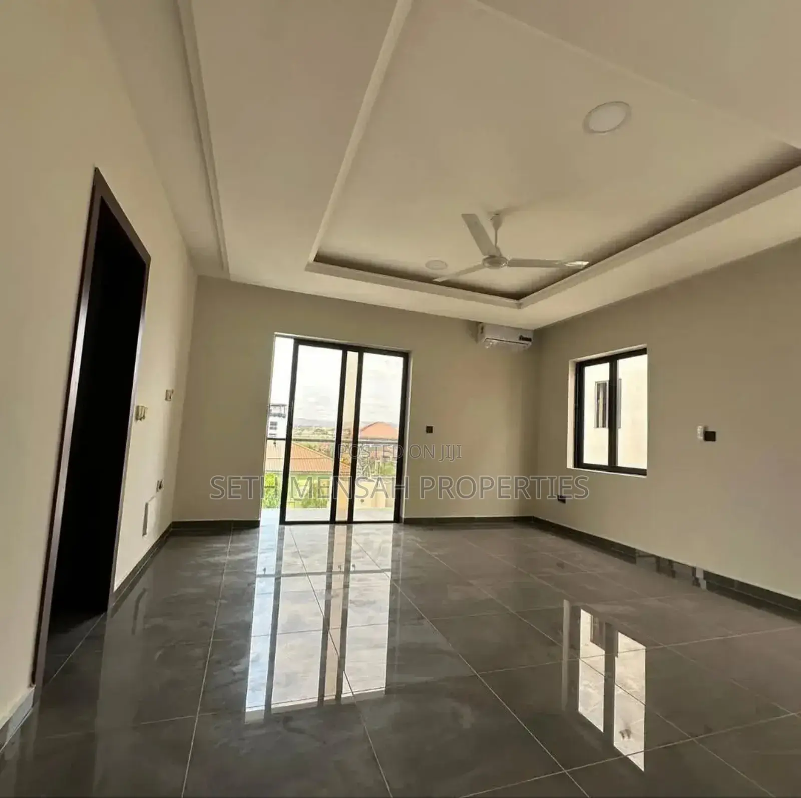 4bdrm House in Lake Side Estate for sale