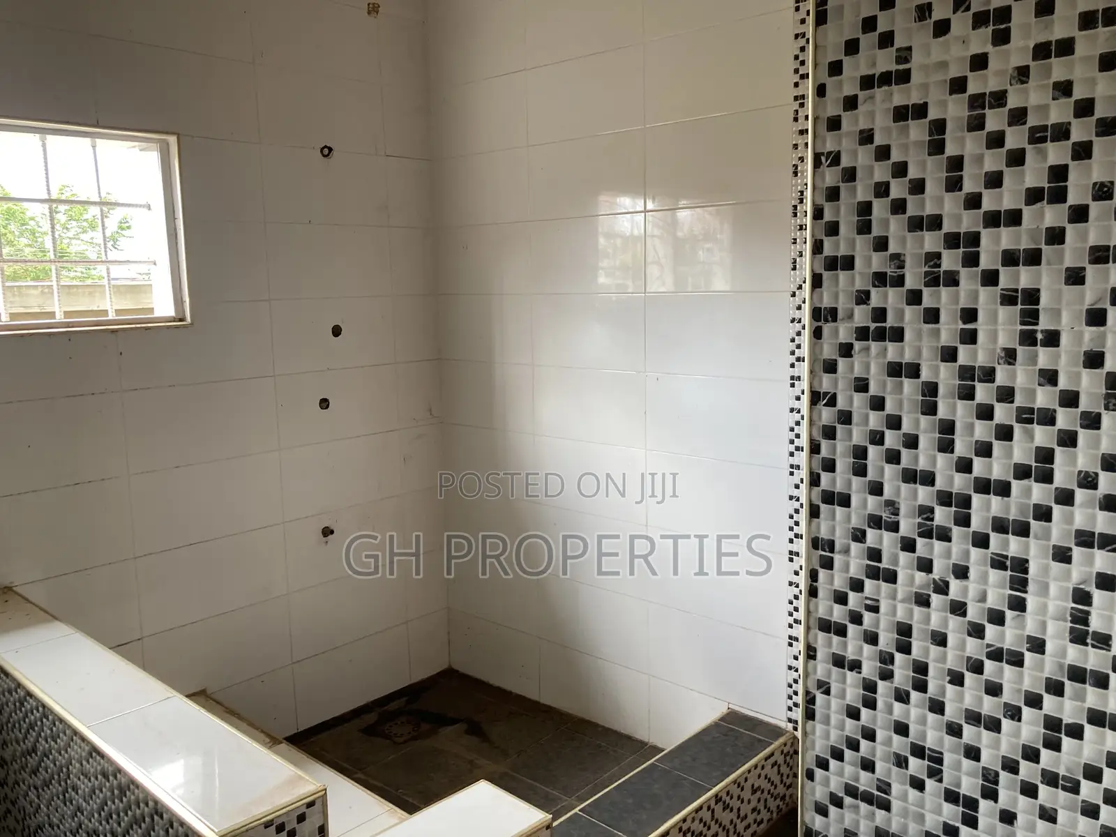 4bdrm House in Sokoban Wood Village, Kumasi Metropolitan for sale