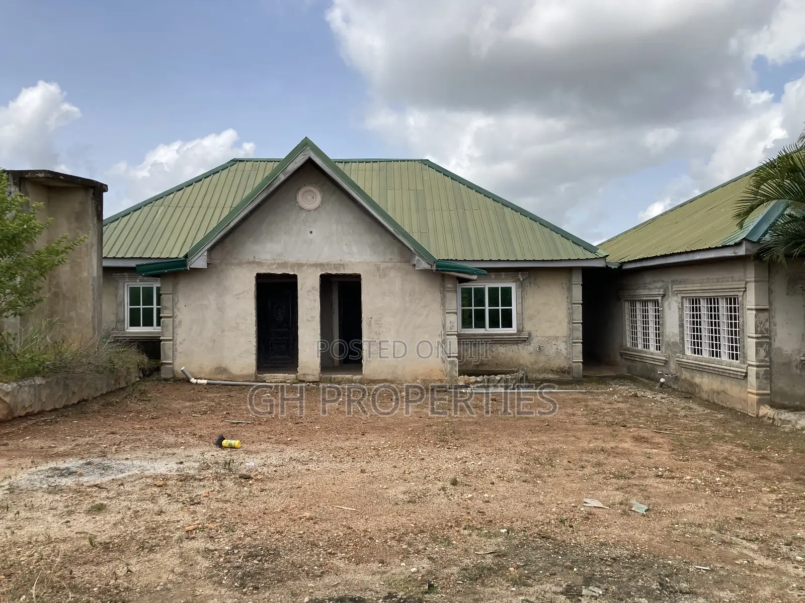 4bdrm House in Sokoban Wood Village, Kumasi Metropolitan for sale