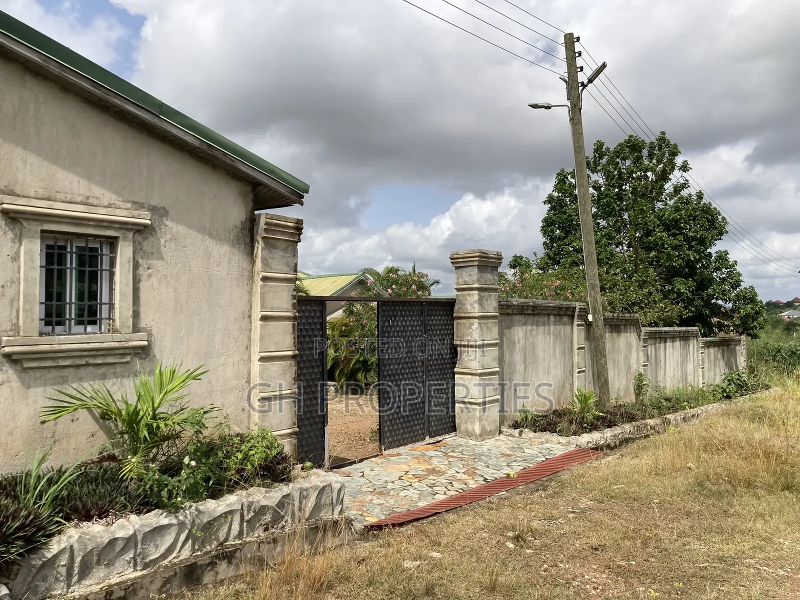 4bdrm House in Sokoban Wood Village, Kumasi Metropolitan for sale