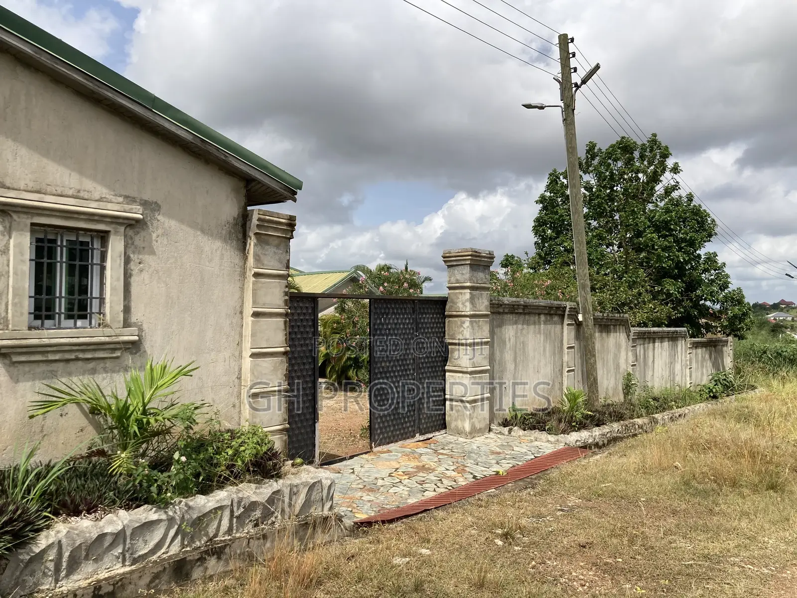 4bdrm House in Sokoban Wood Village, Kumasi Metropolitan for sale