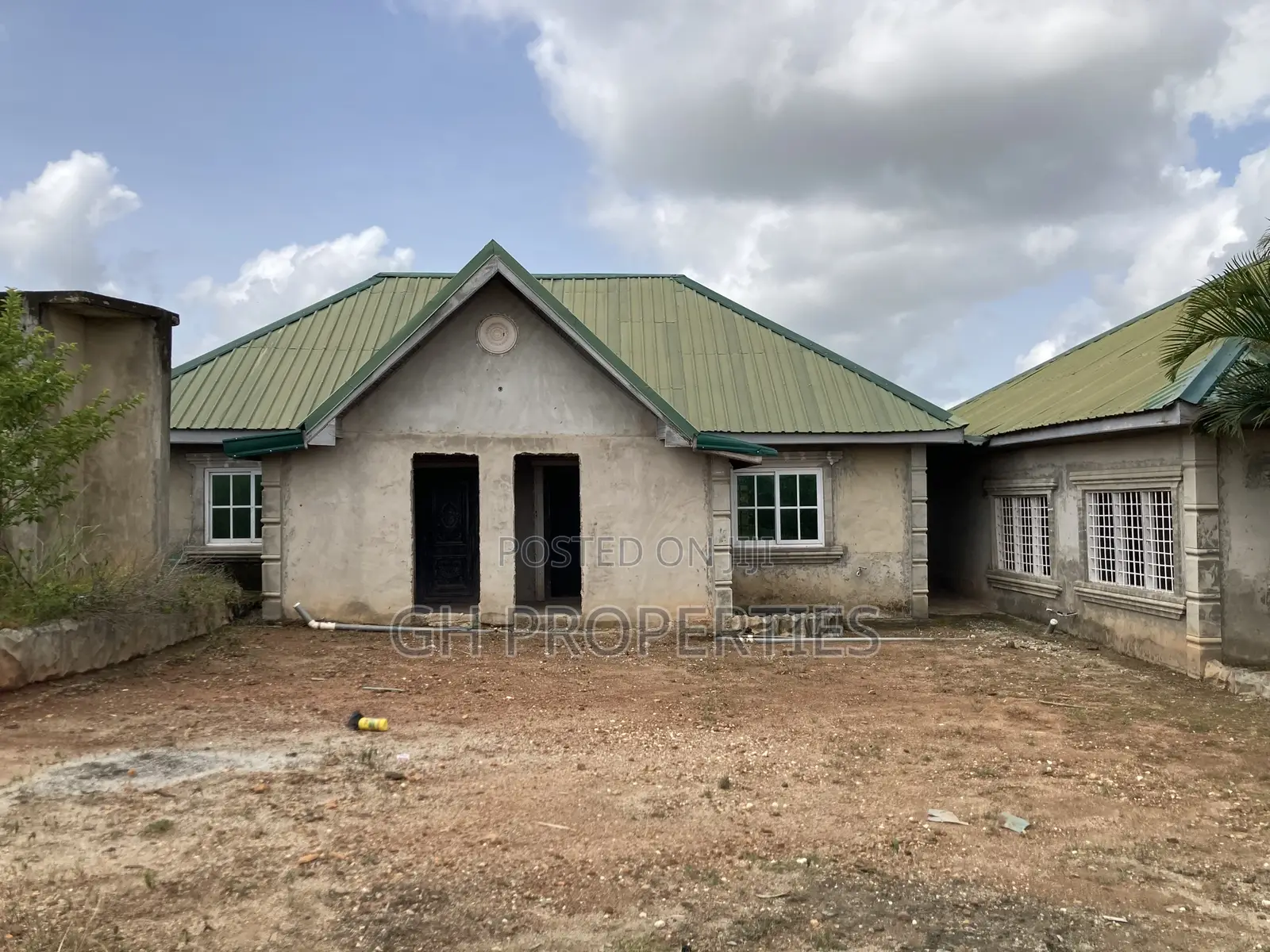 4bdrm House in Sokoban Wood Village, Kumasi Metropolitan for sale