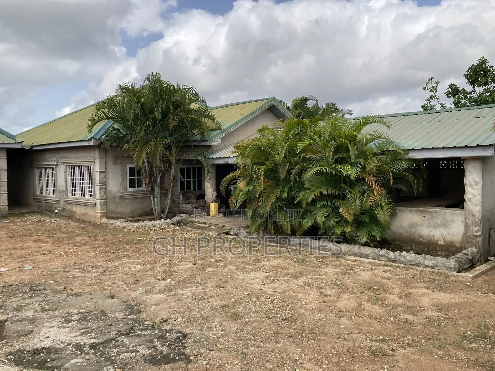 4bdrm House in Sokoban Wood Village, Kumasi Metropolitan for sale