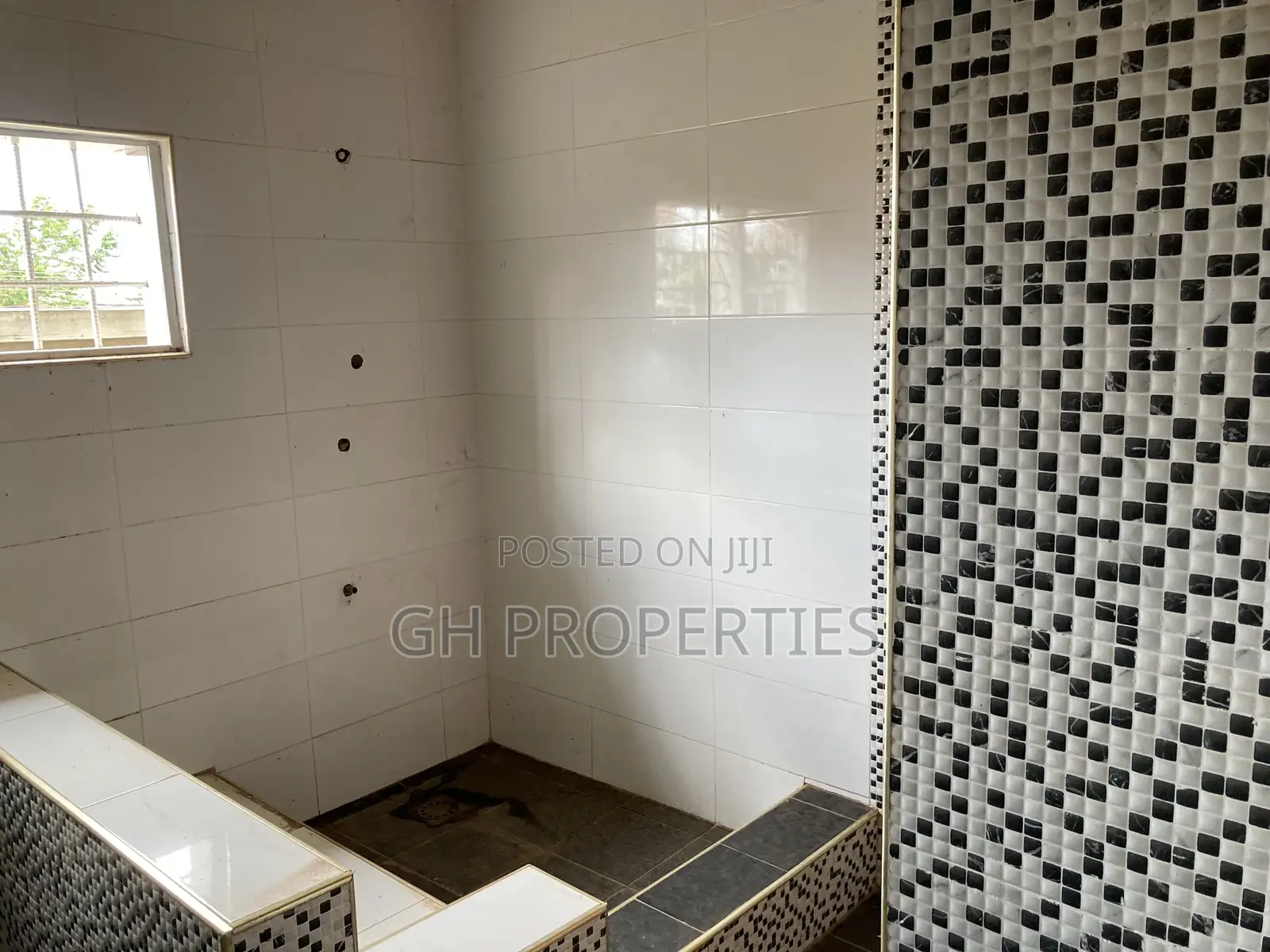 4bdrm House in Sokoban Wood Village, Kumasi Metropolitan for sale