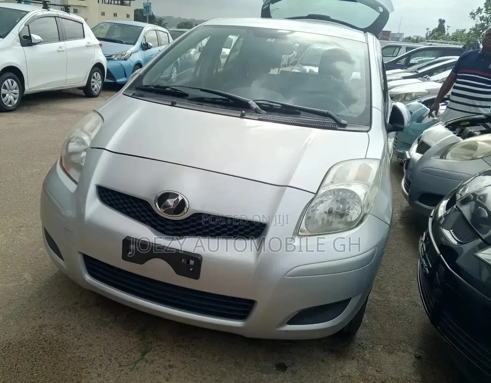 Toyota Vitz 1.3 AWD 5dr 2010 Silver