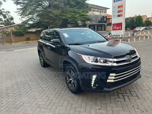 Toyota Highlander LE 2019 Black