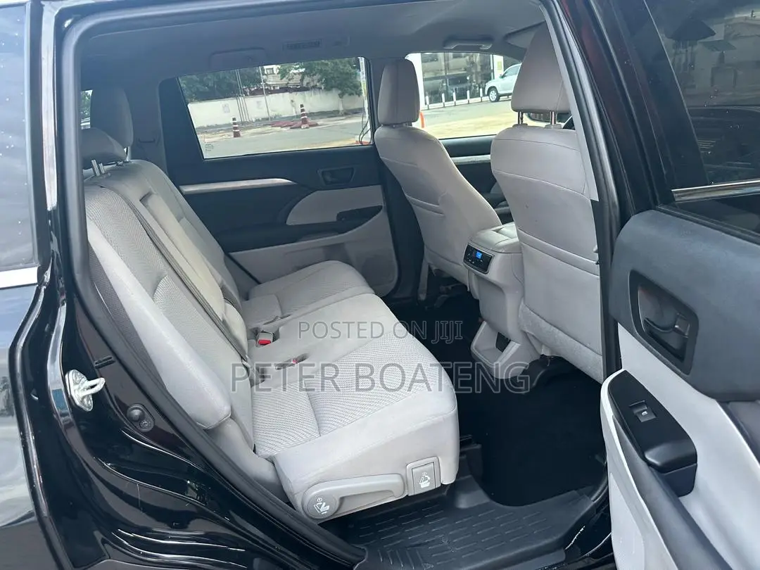 Toyota Highlander LE 2019 Black