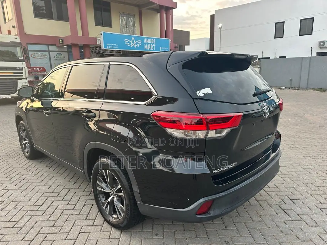 Toyota Highlander LE 2019 Black