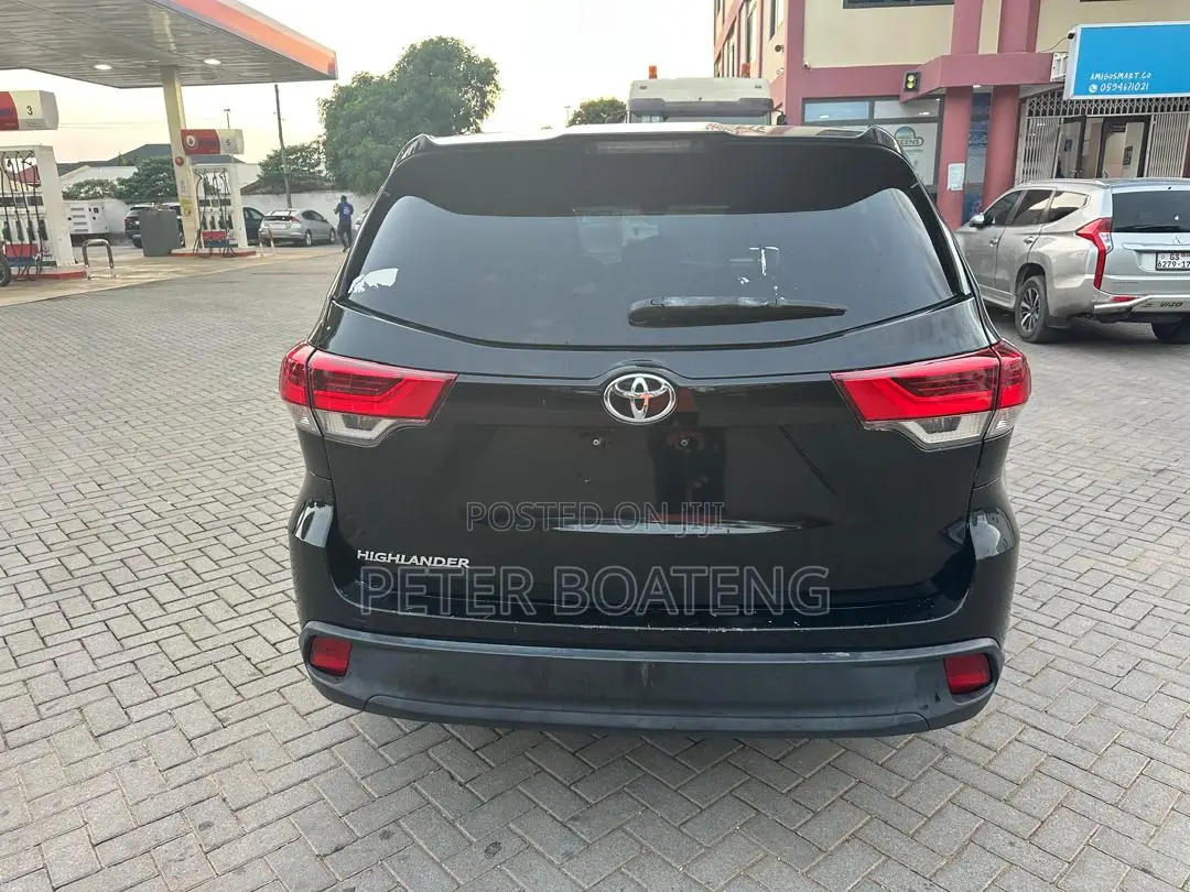 Toyota Highlander LE 2019 Black