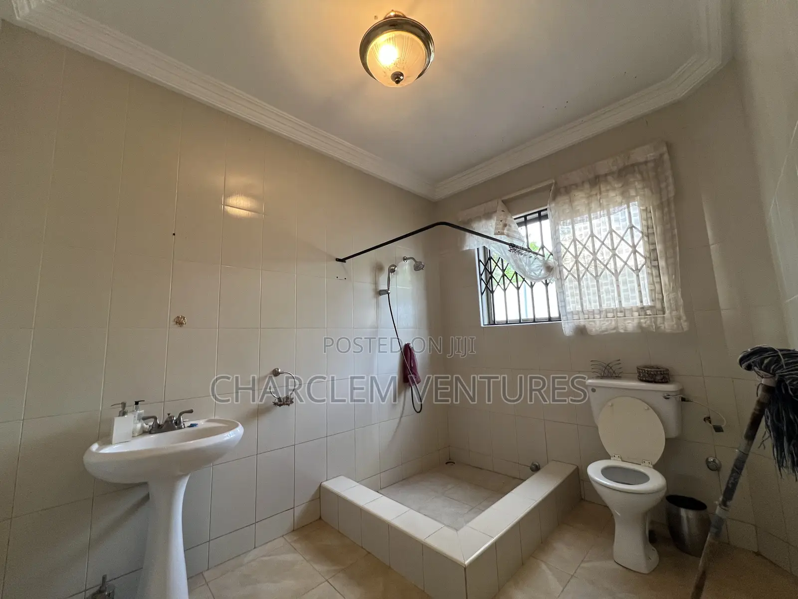4bdrm House in Charclem Ventures, Adjiriganor for sale
