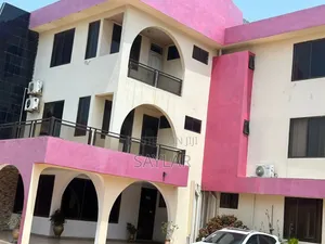 A Fairly Used Hotel on Hot Sale Tema Comm5