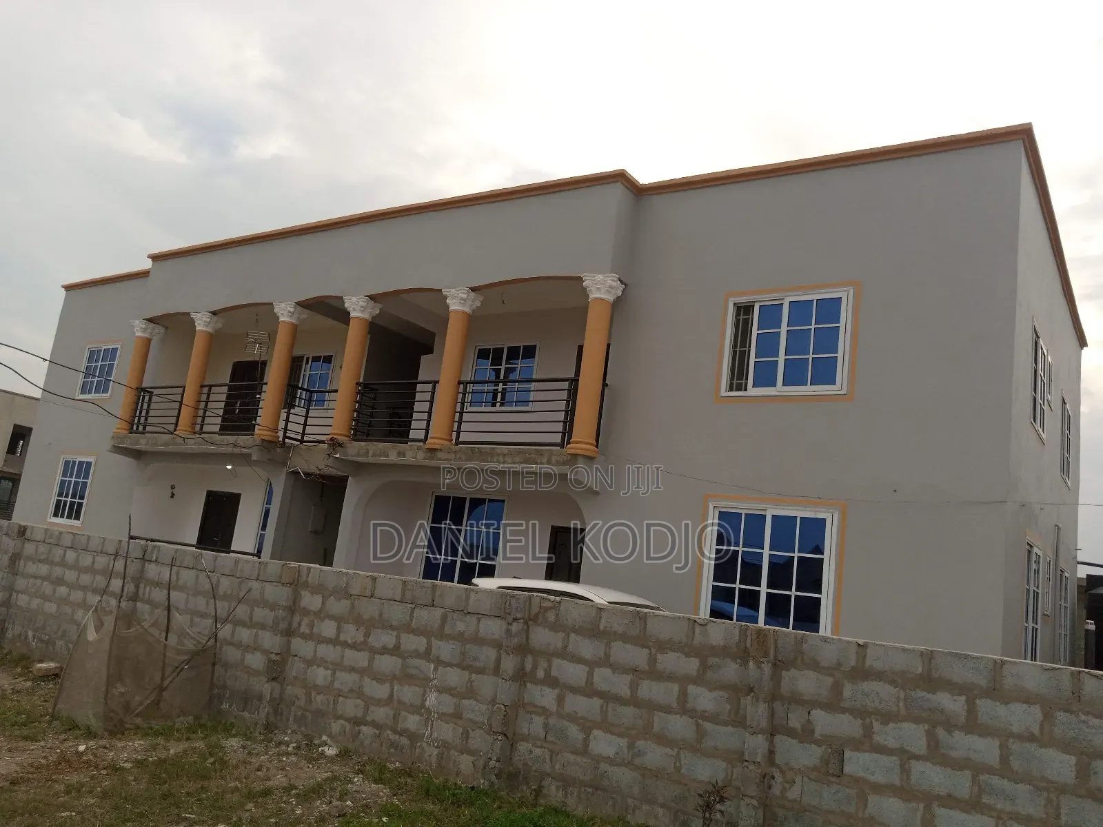 8bdrm Apartment in Tema Metropolitan for sale