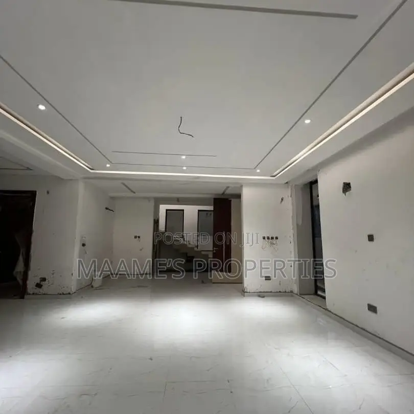 4bdrm Duplex in East Legon for sale
