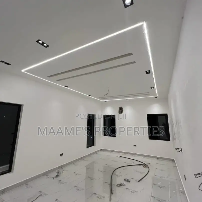 4bdrm Duplex in East Legon for sale