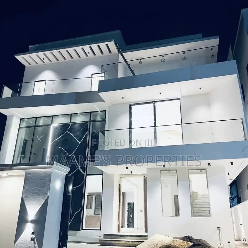 4bdrm Duplex in East Legon for sale