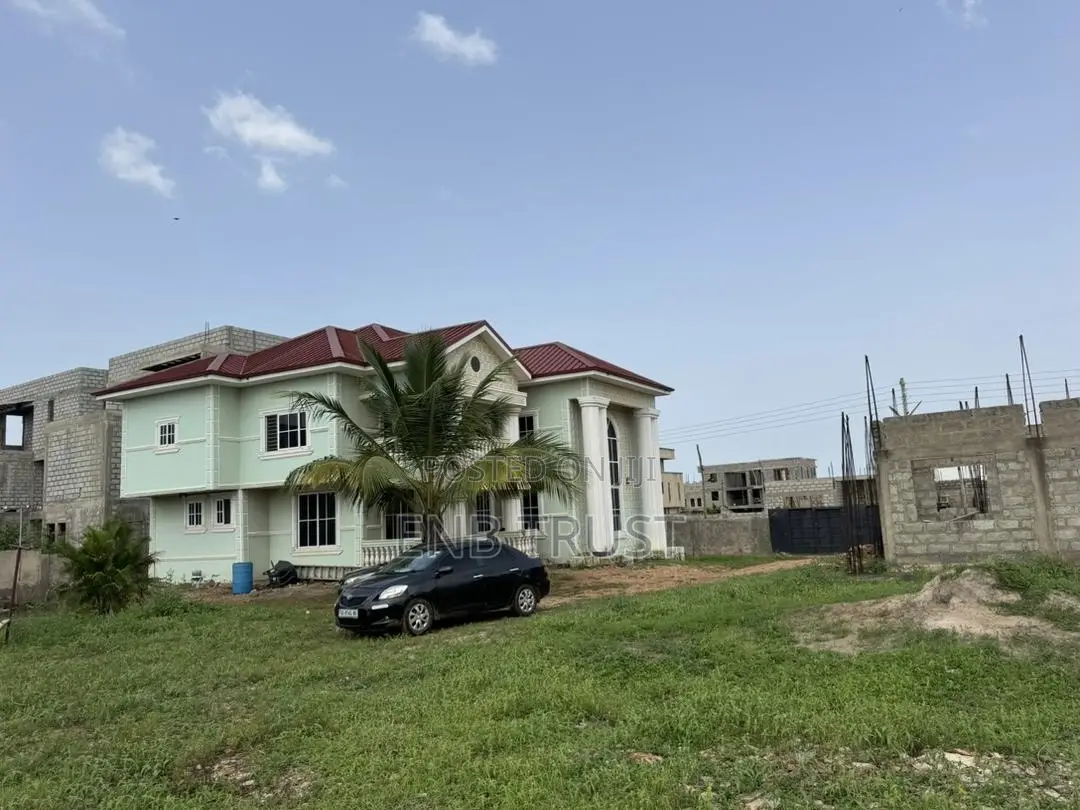 4 Bedrms on 5 Plots of Land for Sale at East Legon Hills